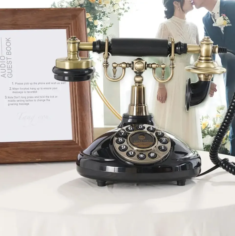 Fekete retró telefon